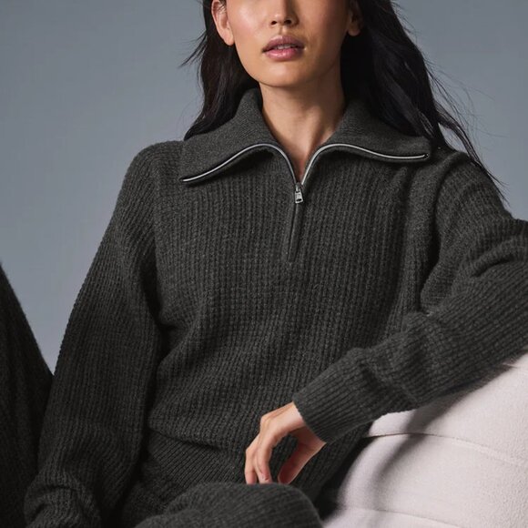 ALO Cashmere Plush Waffle 1/4 Zip Pullover in Dark Heather Grey Size small